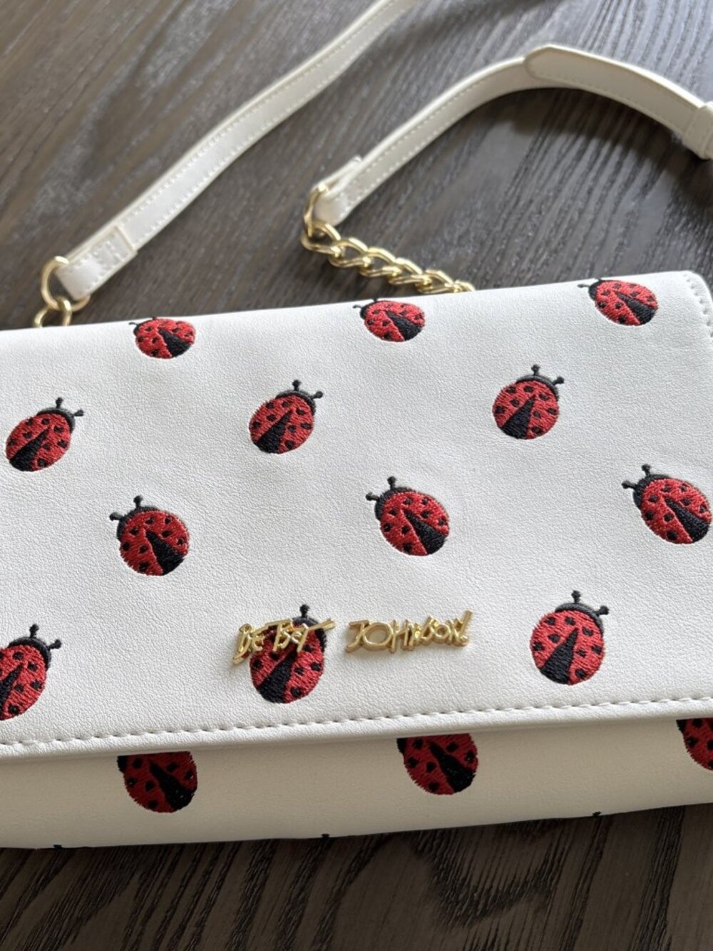 Betsey Johnson New White Ladybug Crossbody Bag Embroidered NWT - Picture 3 of 7